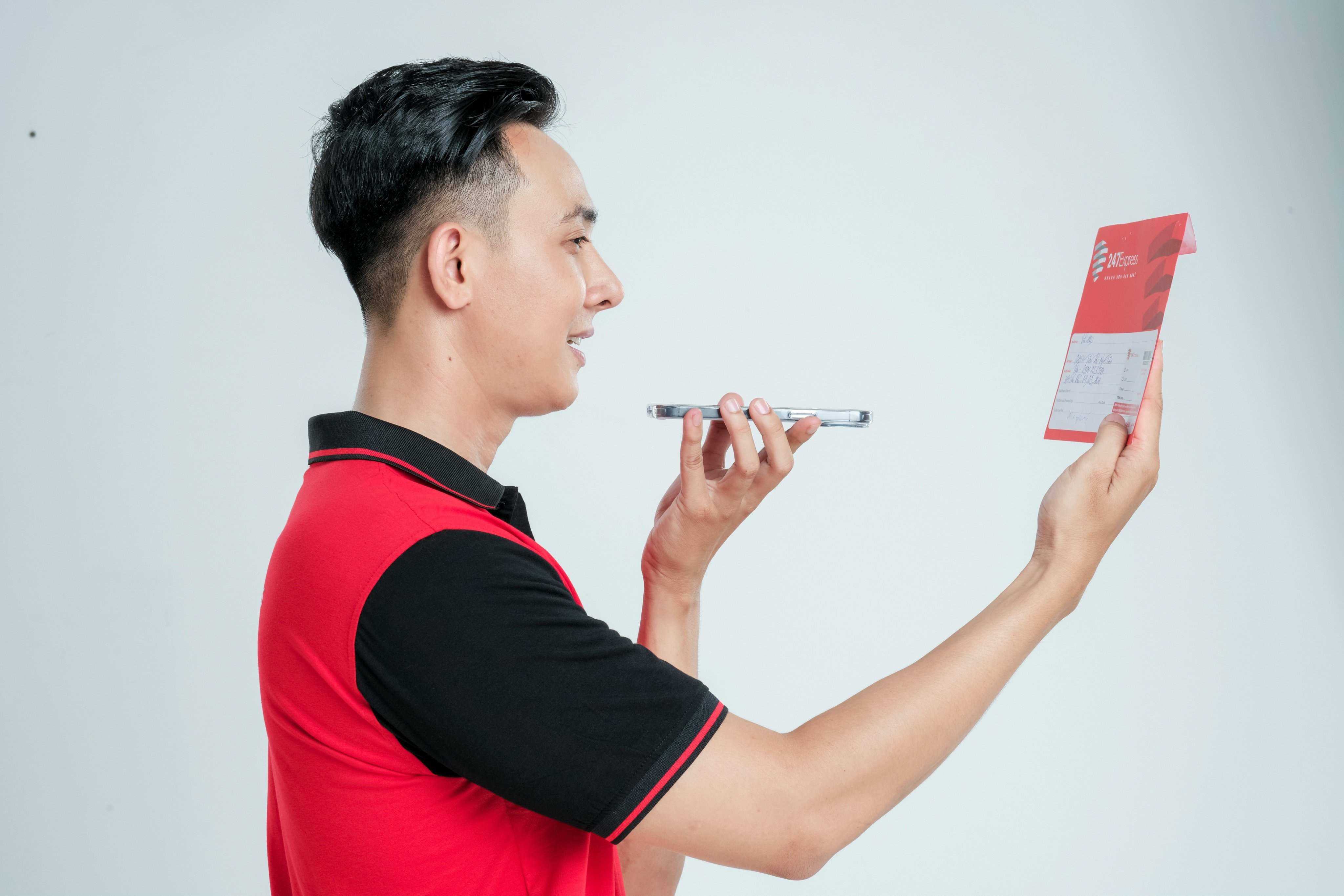Hệ thống ứng dụng / website 247Express để kh&aacute;ch h&agrave;ng dễ d&agrave;ng theo d&otilde;i v&agrave; cập nhật